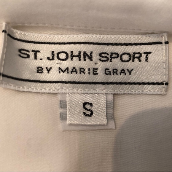 ST JOHN sS shirt Looks brand new!! Goldtone hardware and buttons - Picture 4 of 6